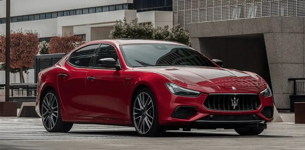 https://www.autouserguide.com/wp-content/uploads/2023/02/Maserati-Ghibli-2023-Featured-image.png
