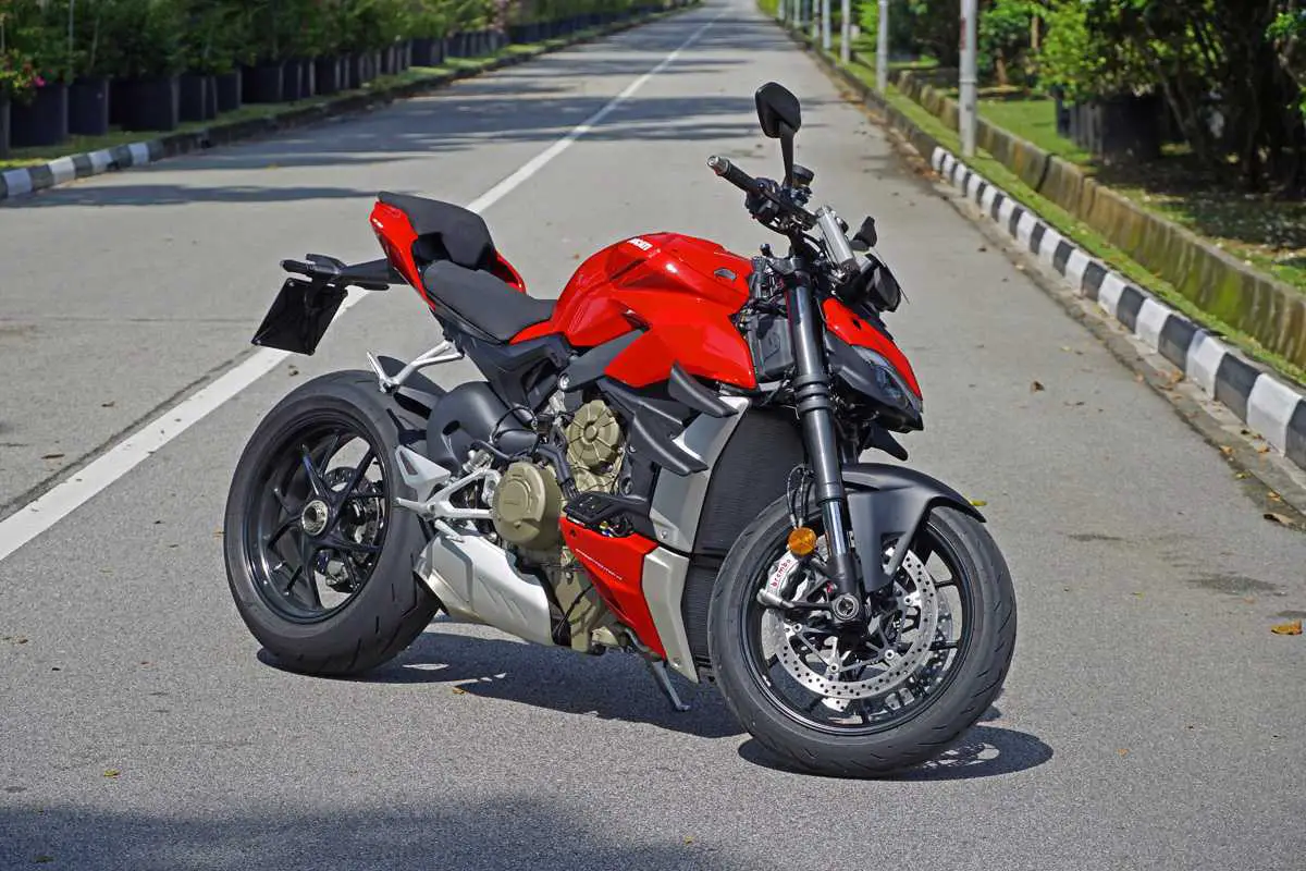 РЎРєРµС‚С‡ Ducati Streetfighter