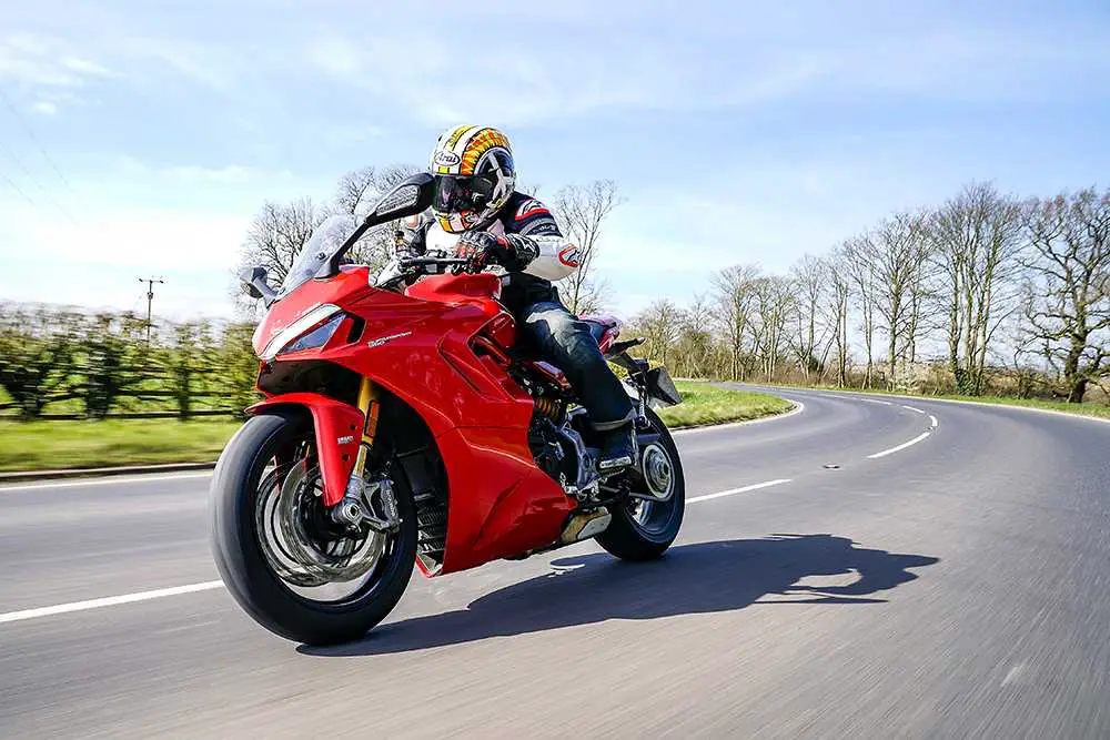 Ducati Supersport 950 2022 en vedette