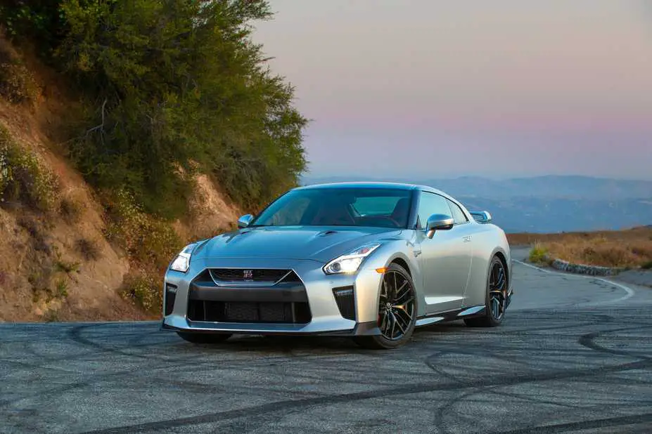 Nissan GT-R 2019 featured