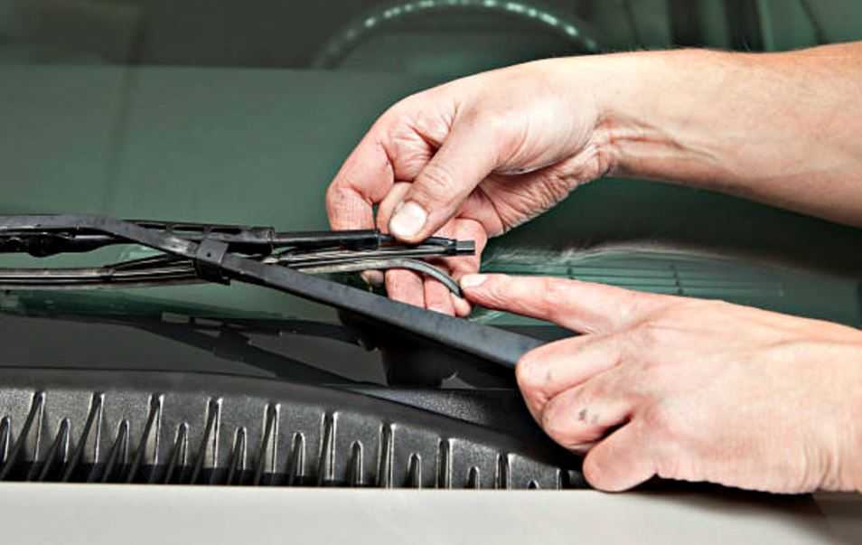 Wiper-Blade-Replacement-Car-Maintenance-and-Repair