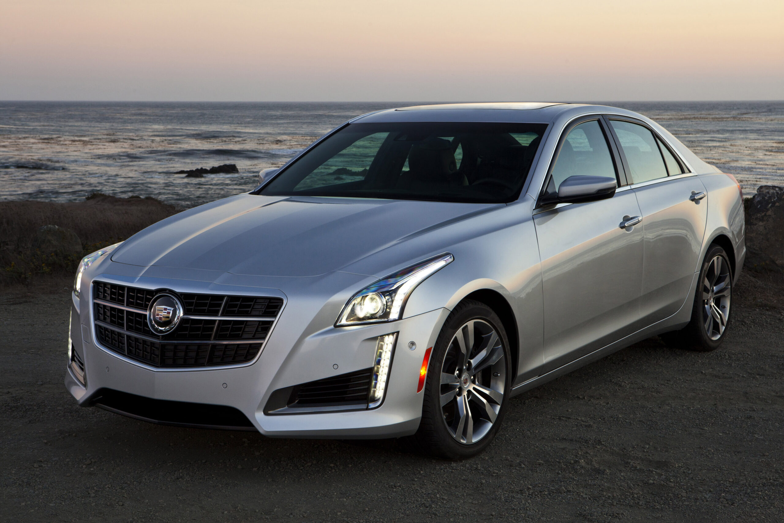 2014-Cadillac-CTS-featured-