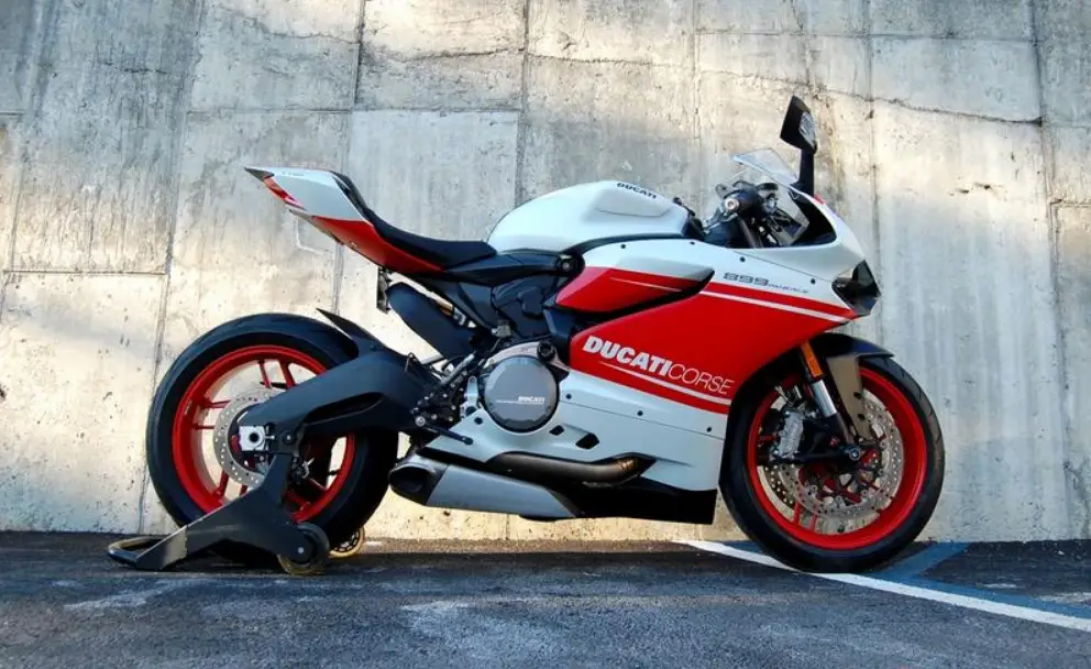 2015 Ducati 899 Panigale Featured