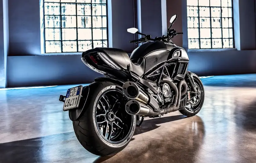 2016 Ducati Diavel Carbon FEATURED