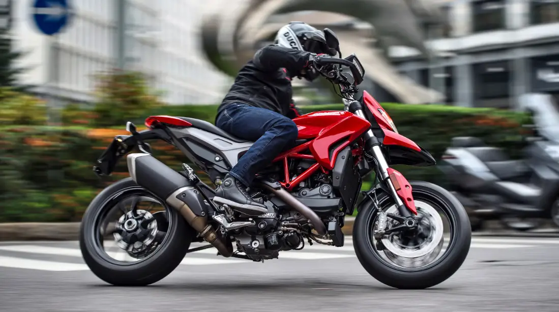 2016 Ducati Hypermotard 939 featured