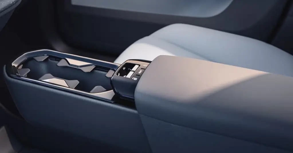 2023-Volvo-EX30-Interior