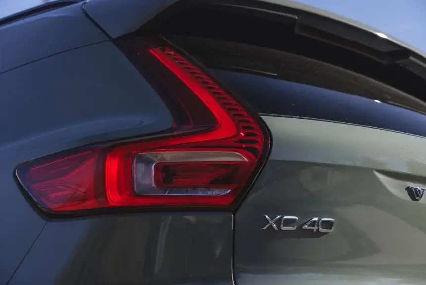 2023-Volvo-XC40-Specs-Price-Features-Milage-(brochure)-Back-Light