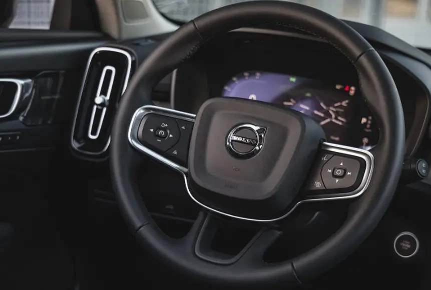 2023-Volvo-XC40-Specs-Price-Features-Milage-(brochure)-Steering