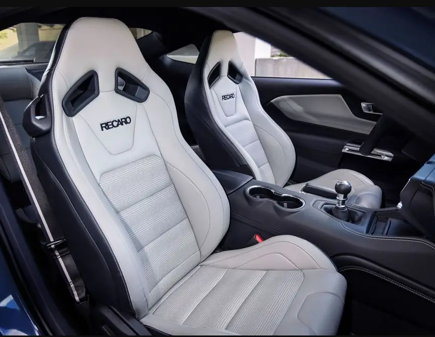 2024-Ford-Mustang-Seats