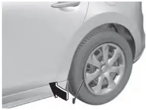 Mazda 3 Hatchback 2023 Emergency User Manual 19
