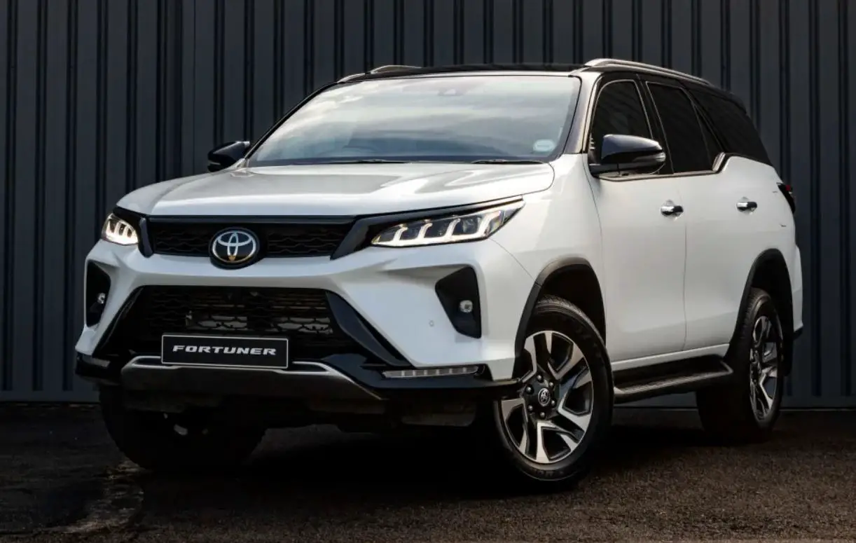 Toyota-Fortuner-1-Best-Selling-Cars-In-UAE