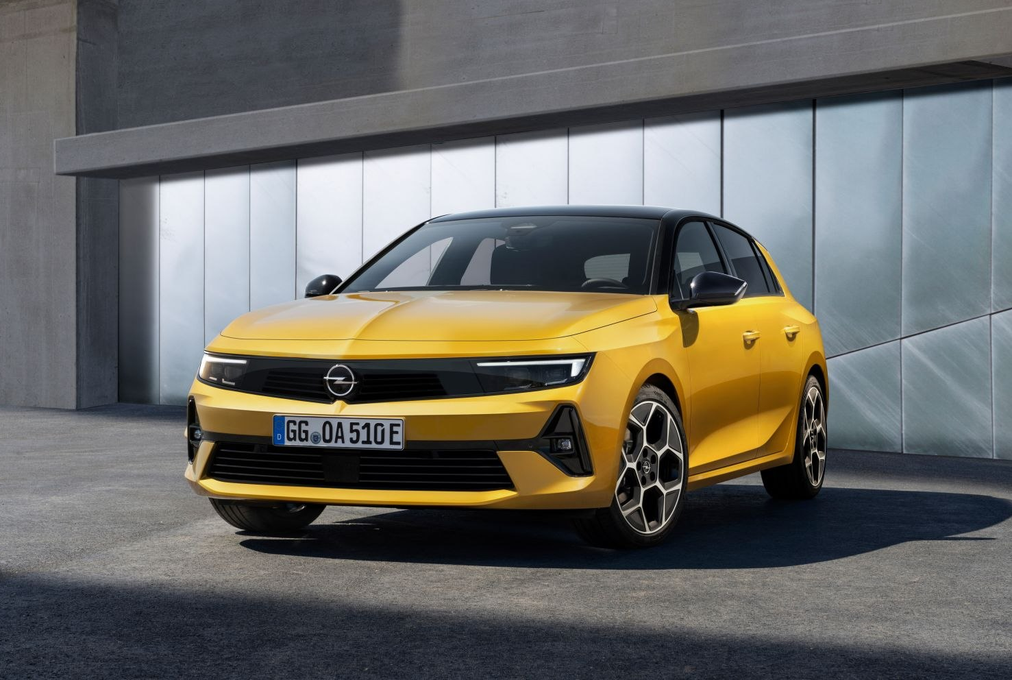 2022 Vauxhall Astra L-featured