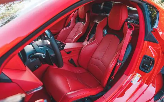 Chevrolet-Corvette-Z06-seats