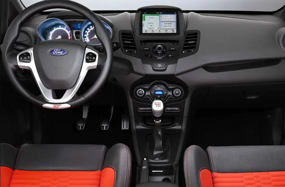 Ford-Fiesta-interior-Front