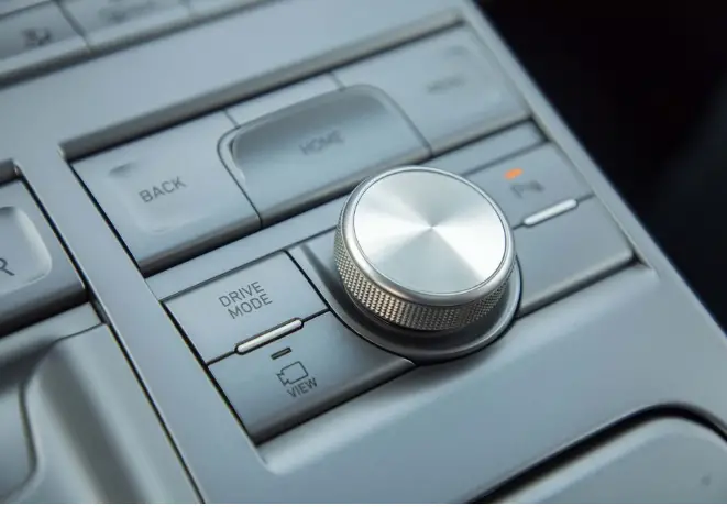 Hyundai-Nexo-controls