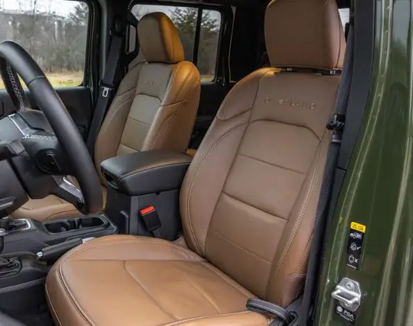 Jeep-Gladiator-Seats