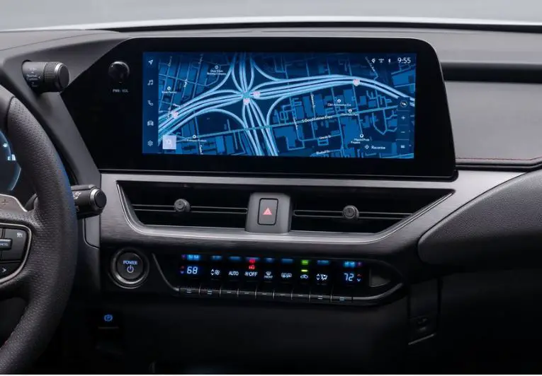 Lexus-UX-screen