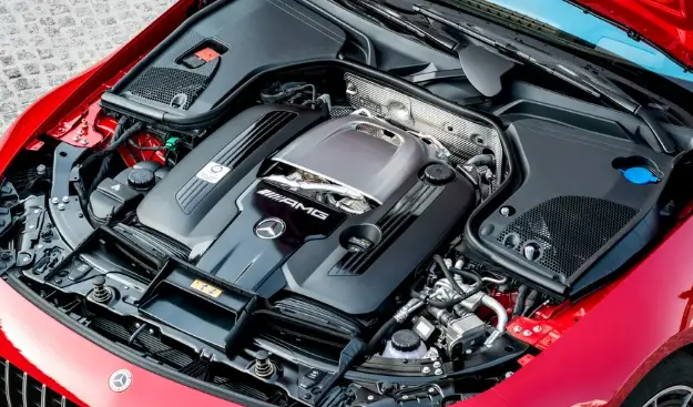 Mercedes-AMG-GT-Coupes-Engine