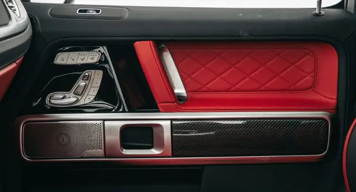 Mercedes G-interior-sides