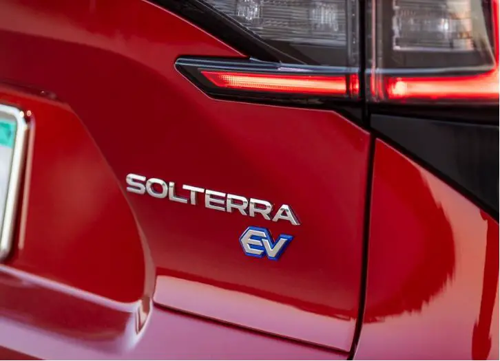 Subaru-Solterra-Exterior-back