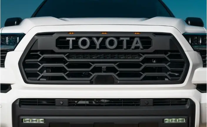 Toyota-Sequoia-Exterior-Front