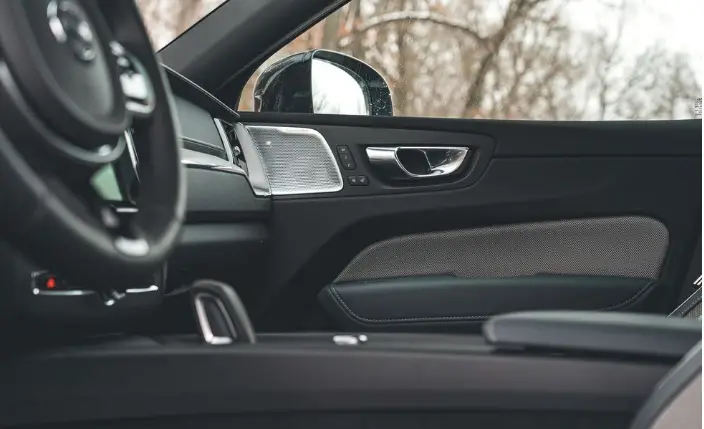 Volvo-XC60-Interior-front