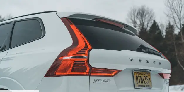 Volvo-XC60-Recharge-exterior-back