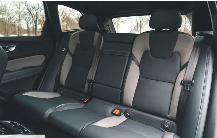 Volvo-XC60-recharge-seats