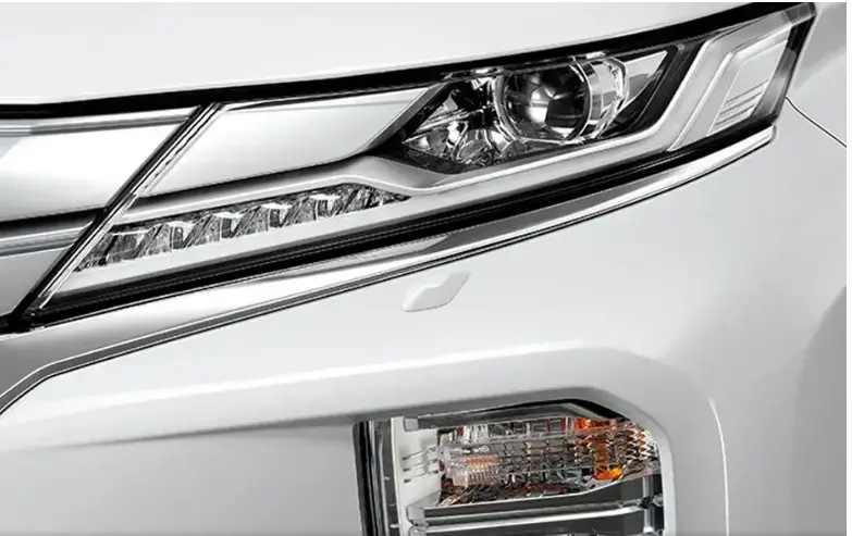 2023 Mitsubishi Pajero Sport Specs, Price, Features, Mileage (Brochure)-headlight