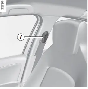 2023 Renault Zoe Seats and Seat Belt (7)