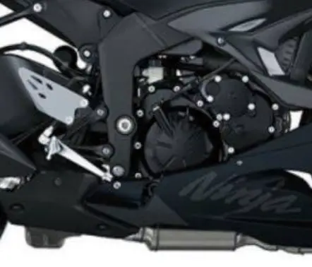 2024-Kawasaki-NINJA®-ZX™-10R-engine