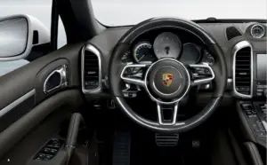 2020-2023 Porsche Cayenne Interior and Exterior (4)