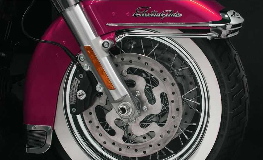 2023-Harley-Davidson-Electra-Glide-Highway-King-Front-wheel