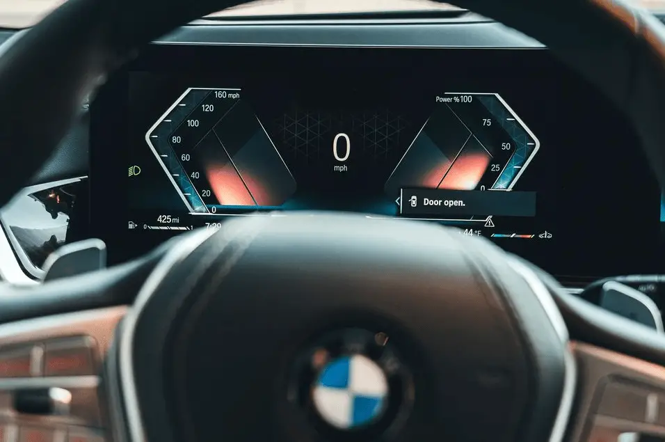 2024-BMW-X7-M60i-Review=Specs-Price-and-Mileage-(Brochure)-Cluster