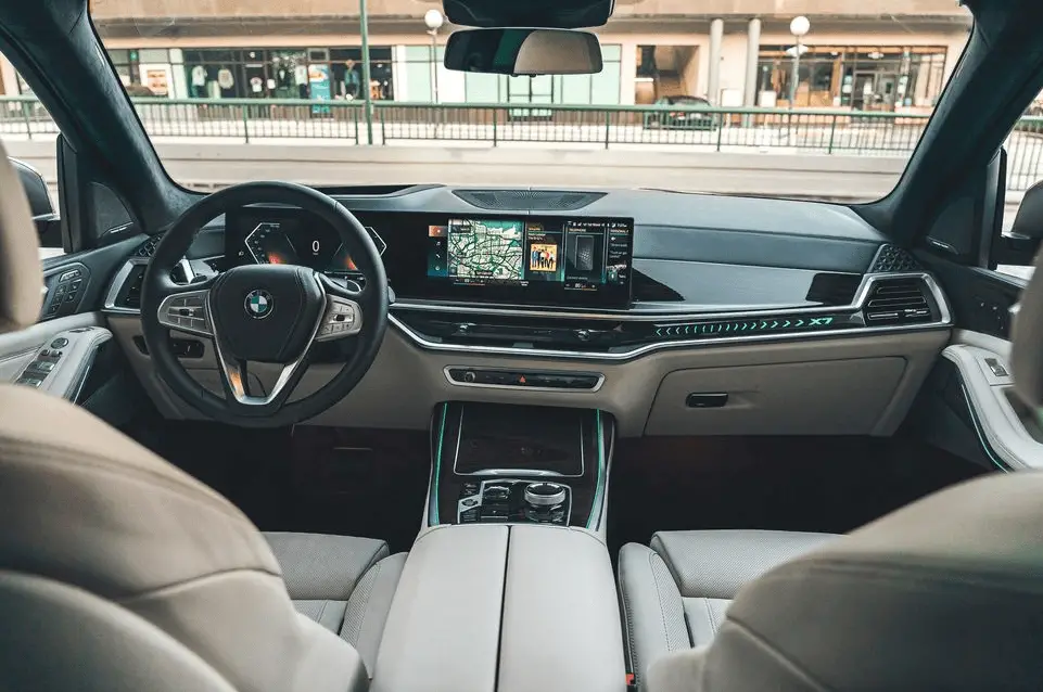 2024-BMW-X7-M60i-Review=Specs-Price-and-Mileage-(Brochure)-Interior