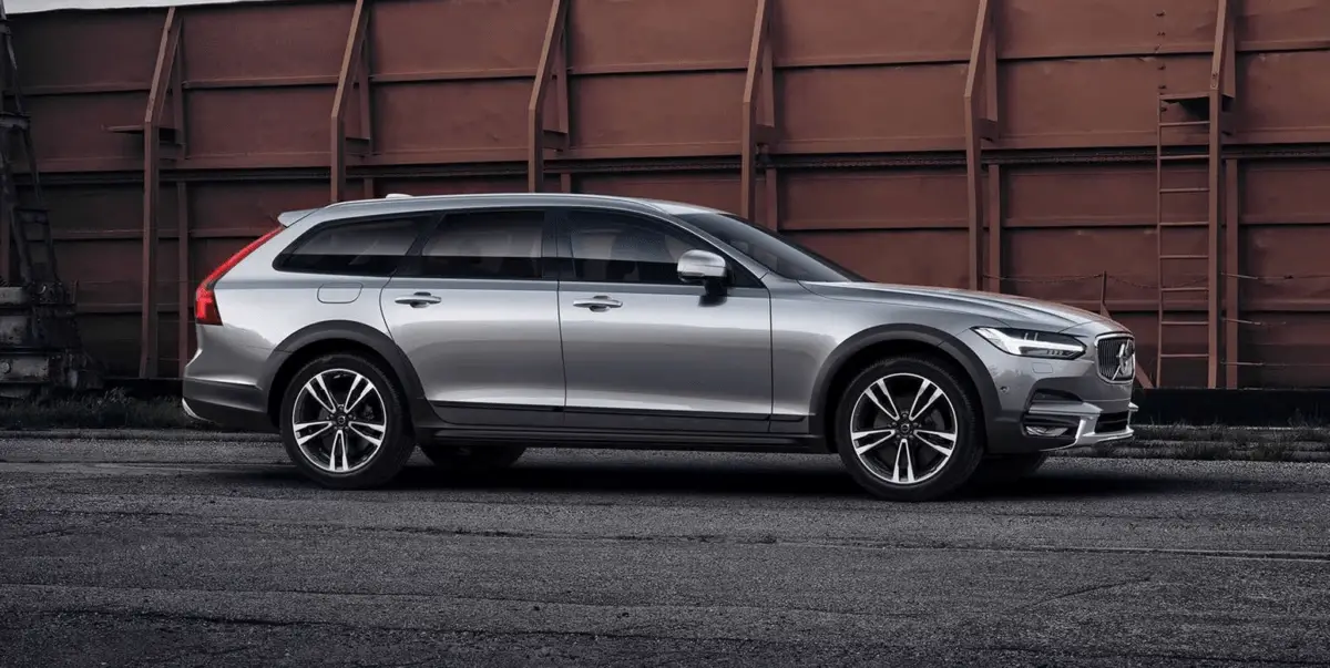 2020-Volvo-V90-Cross-Country-Instrument-Panel-featurted
