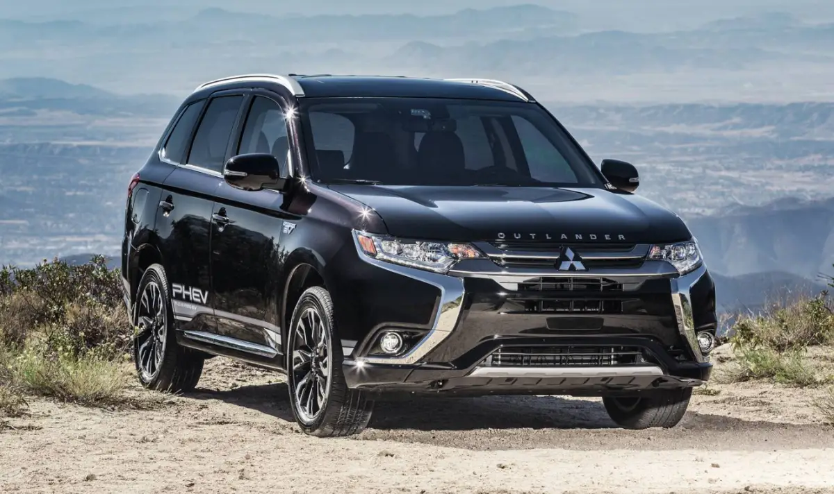 2018-Mitsubishi-Outlander-Owner-s-Manual-featured
