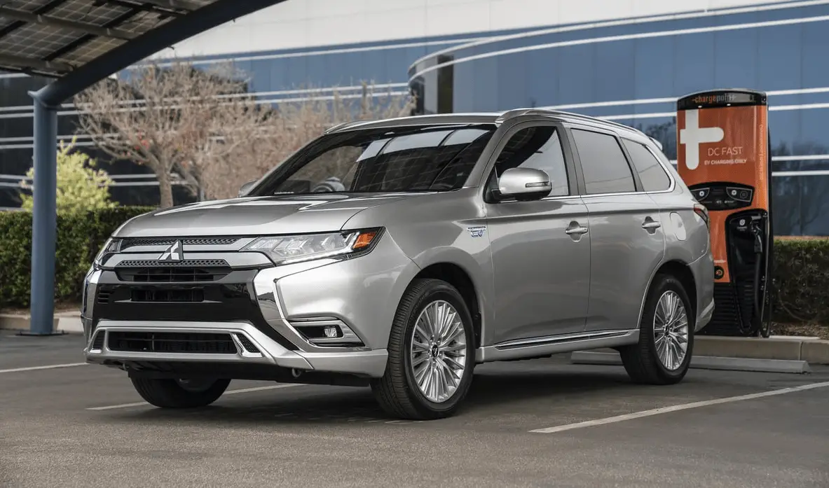 2020-Mitsubishi-Outlander-PHEV-Owner-s-Manual-featured