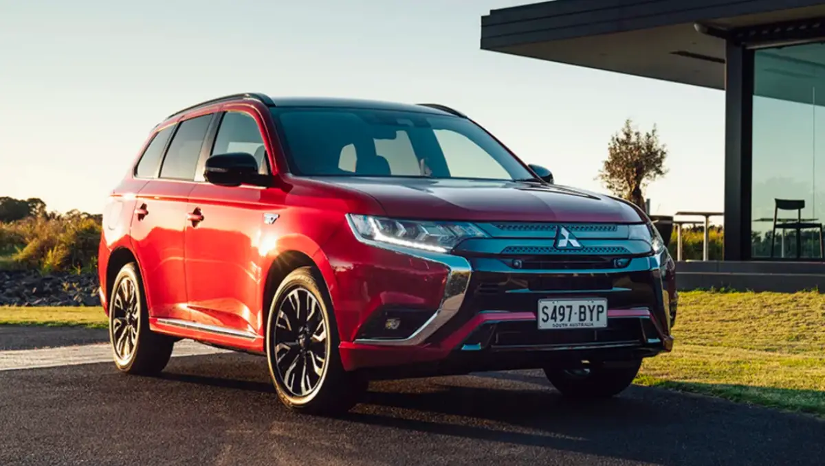 2021-Mitsubishi-Outlander-PHEV-Owner-s-Manual-featured
