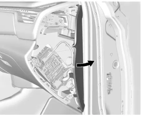 2022 Cadillac Escalade ESV-Fuses Box Diagram-Replacing Blown Fuse-fig 3