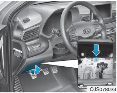 Fuses box diagram 2021 Hyundai Veloster Replacing blown fuse fig 4