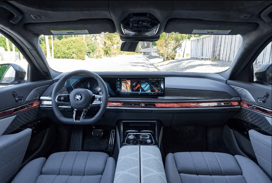 Explore-the-Top-10-SUVs-in-Germany-by-2024-BMW-7-Series-Interior