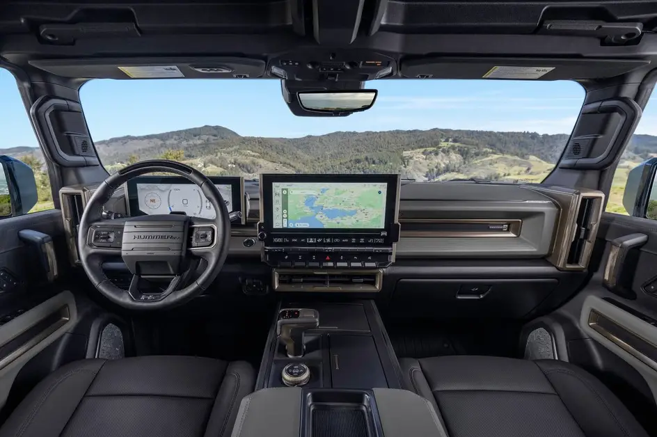 Exploring-the-Top-10-Pickups-Trucks-for-2024-GMC-Hummer-Interior