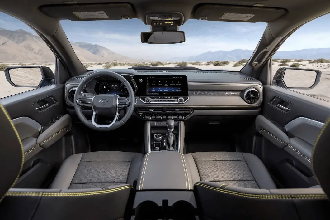 Exploring-the-Top-Pickups-Trucks-for-2024-Chevrolet-Colorador-interior